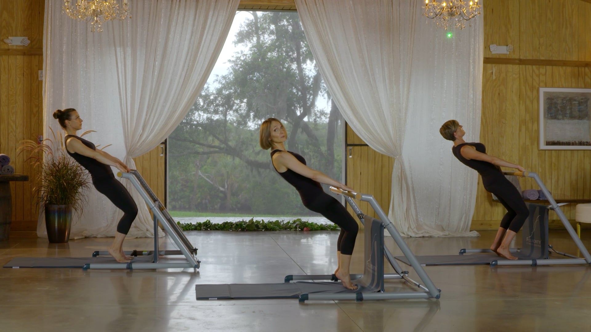 <p><strong>Real</strong> Class Series</p>